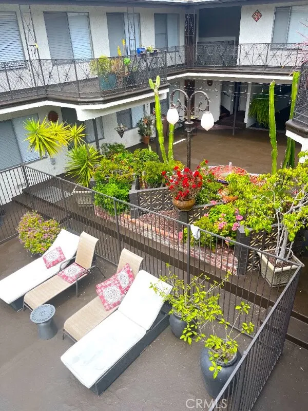 2115 Placentia Avenue #24 Costa Mesa, CA 92627