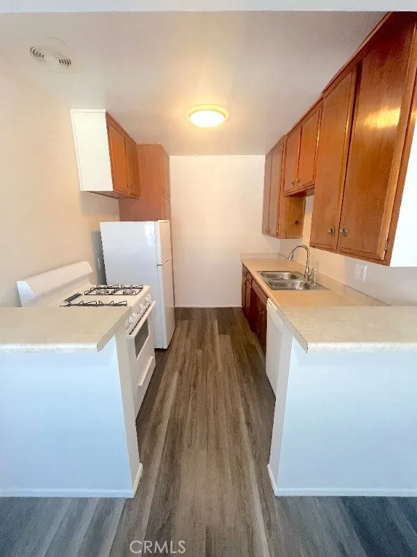 2115 Placentia Avenue #24 Costa Mesa, CA 92627