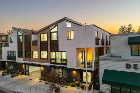 922 Woodside Road