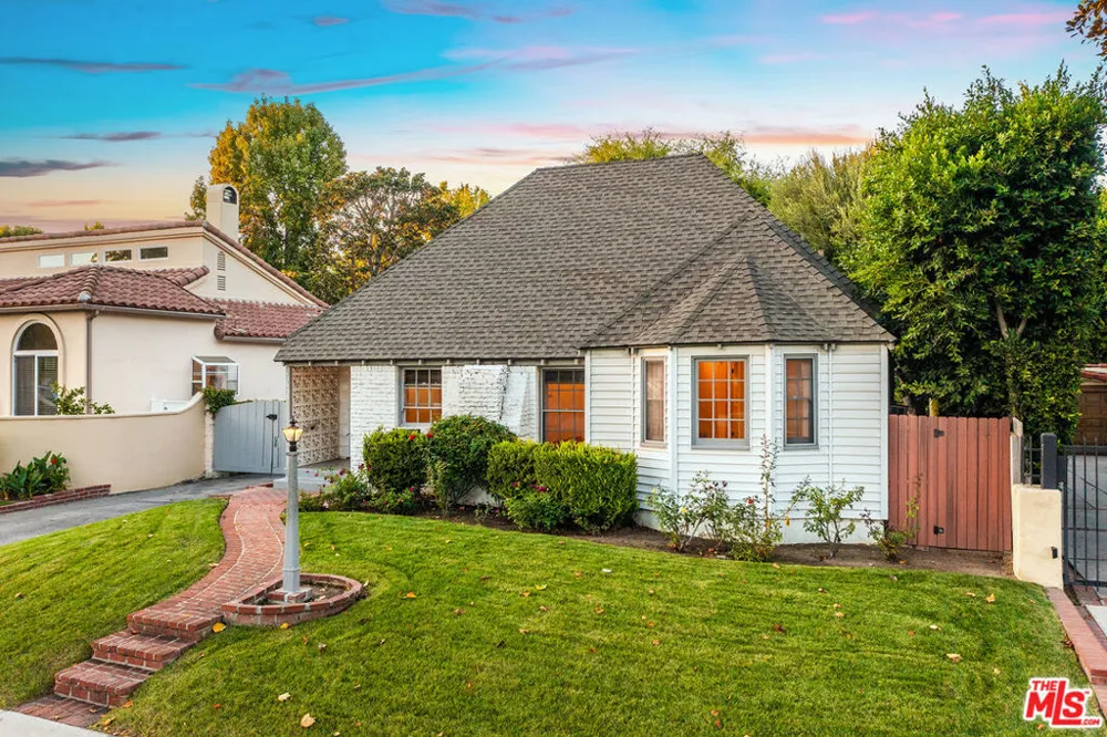 10435 Whipple Street Toluca Lake, CA 91602