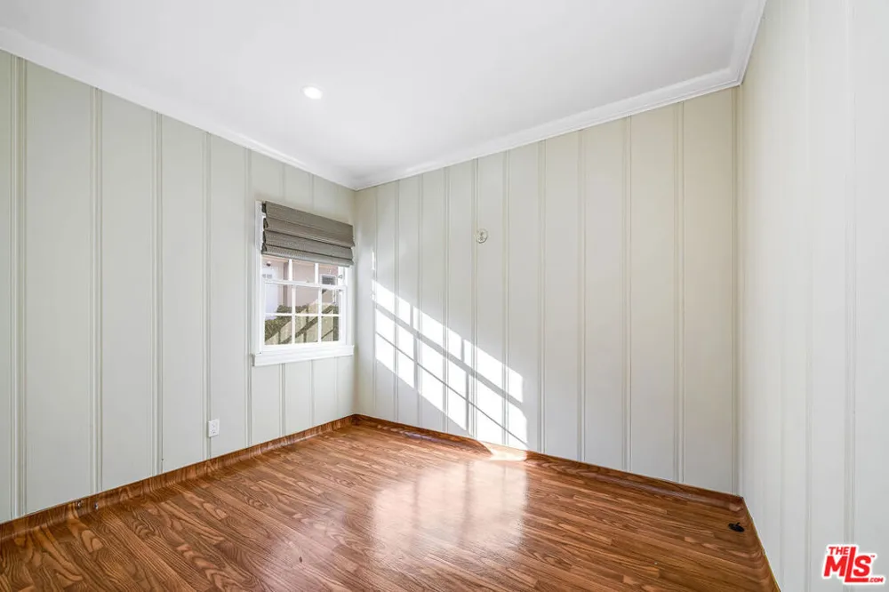 10435 Whipple Street Toluca Lake, CA 91602