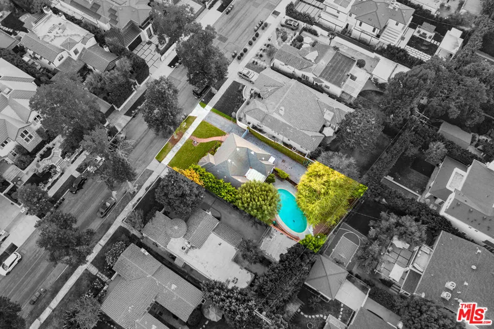 10435 Whipple Street Toluca Lake, CA 91602