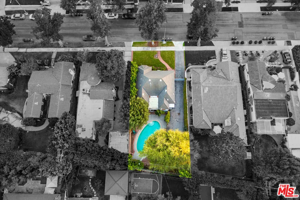 10435 Whipple Street Toluca Lake, CA 91602