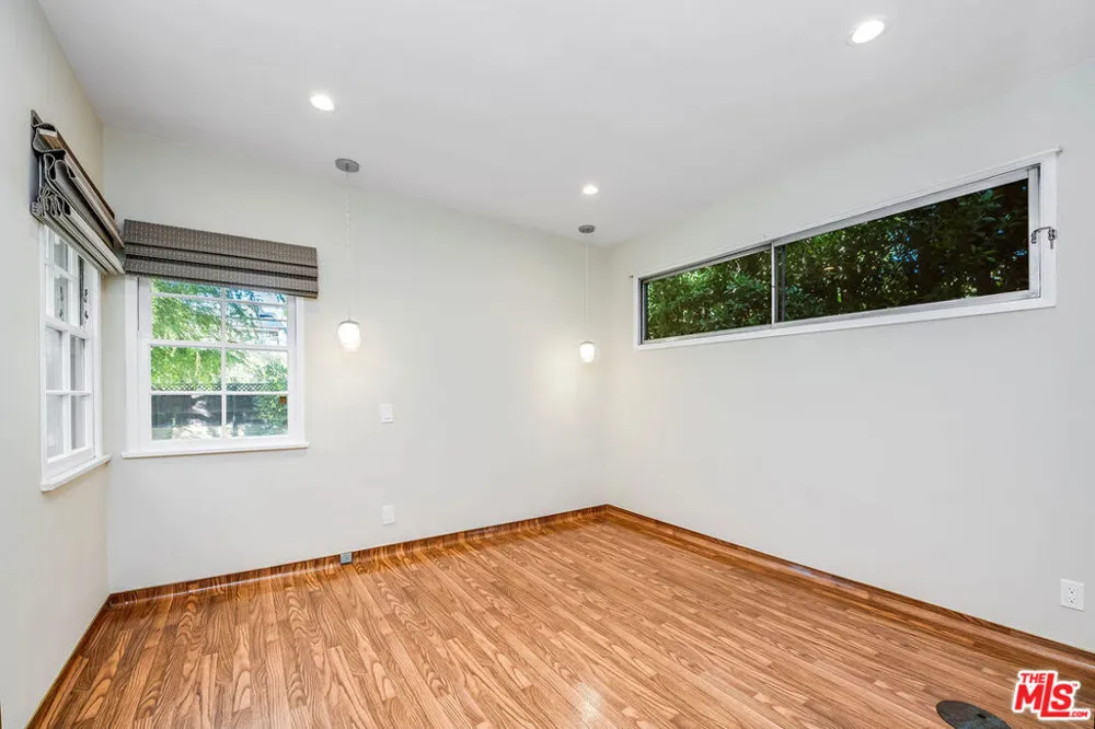 10435 Whipple Street Toluca Lake, CA 91602
