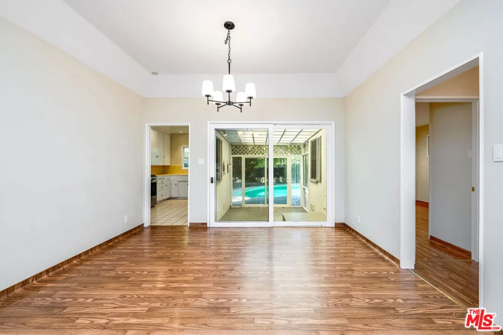 10435 Whipple Street Toluca Lake, CA 91602