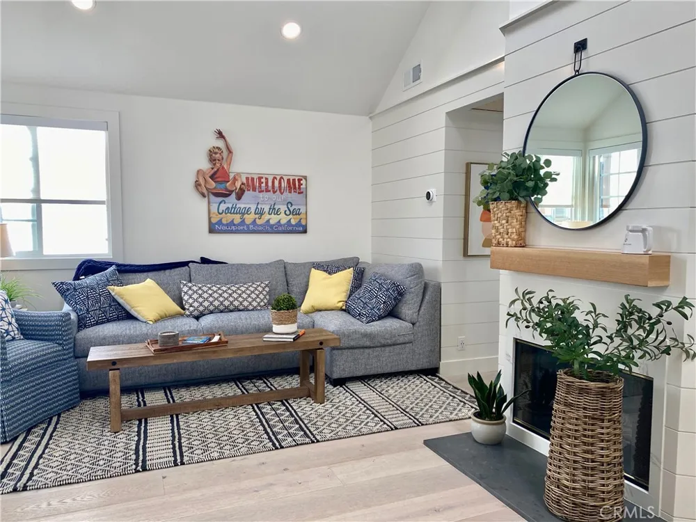 212 Garnet Newport Beach, CA 92662