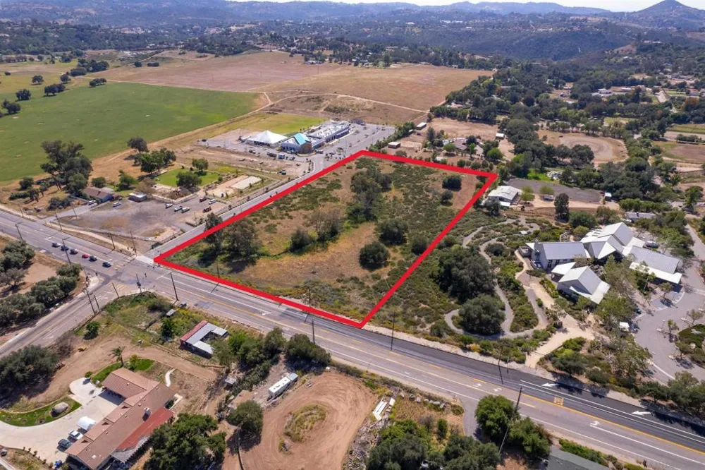 6 Cole Grade Rd Valley Center, CA 92082