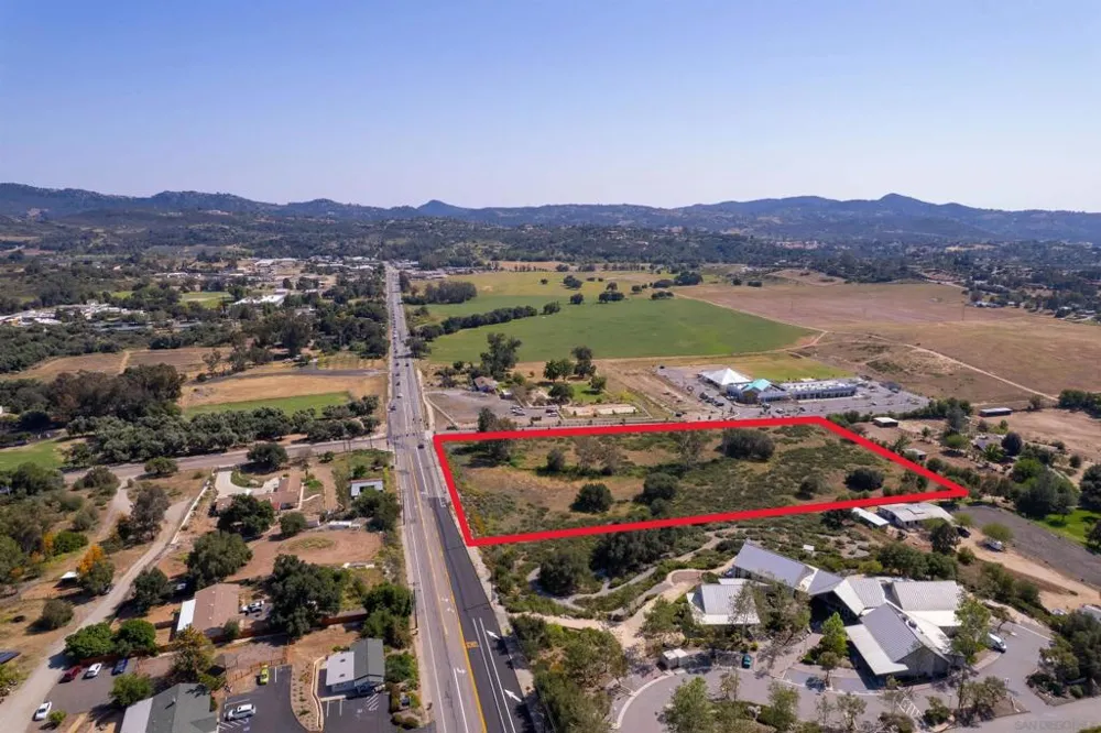 6 Cole Grade Rd Valley Center, CA 92082
