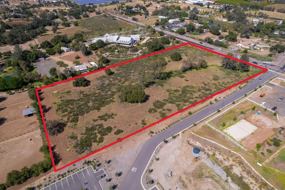 6 Cole Grade Rd Valley Center, CA 92082