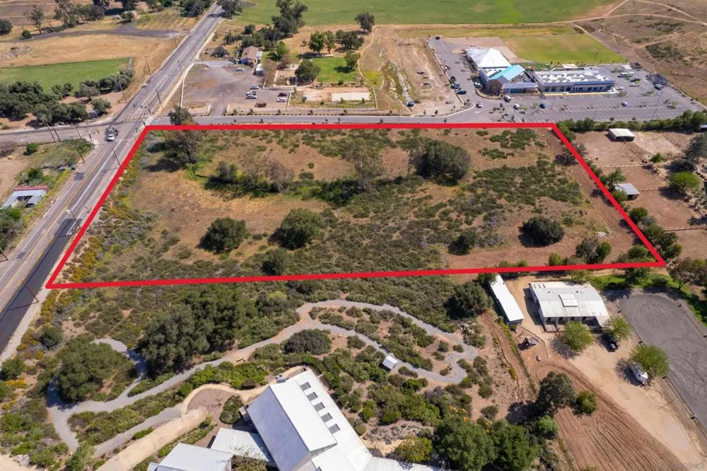 6 Cole Grade Rd Valley Center, CA 92082
