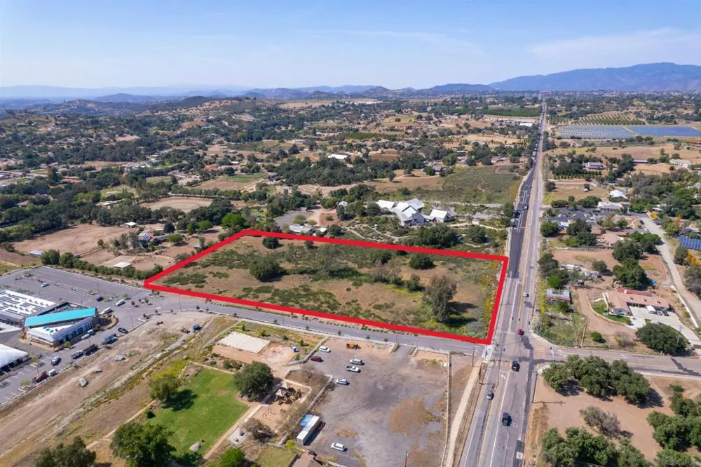 6 Cole Grade Rd Valley Center, CA 92082
