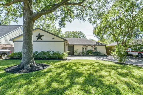 22203 Fincastle Drive