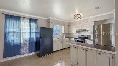 1104 FRUITLAND AVE. Bradenton, FL 34207