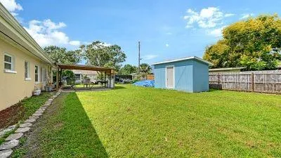 1104 FRUITLAND AVE. Bradenton, FL 34207