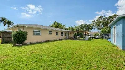 1104 FRUITLAND AVE. Bradenton, FL 34207