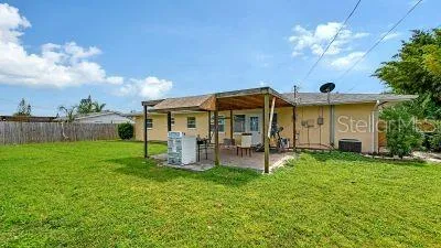 1104 FRUITLAND AVE. Bradenton, FL 34207