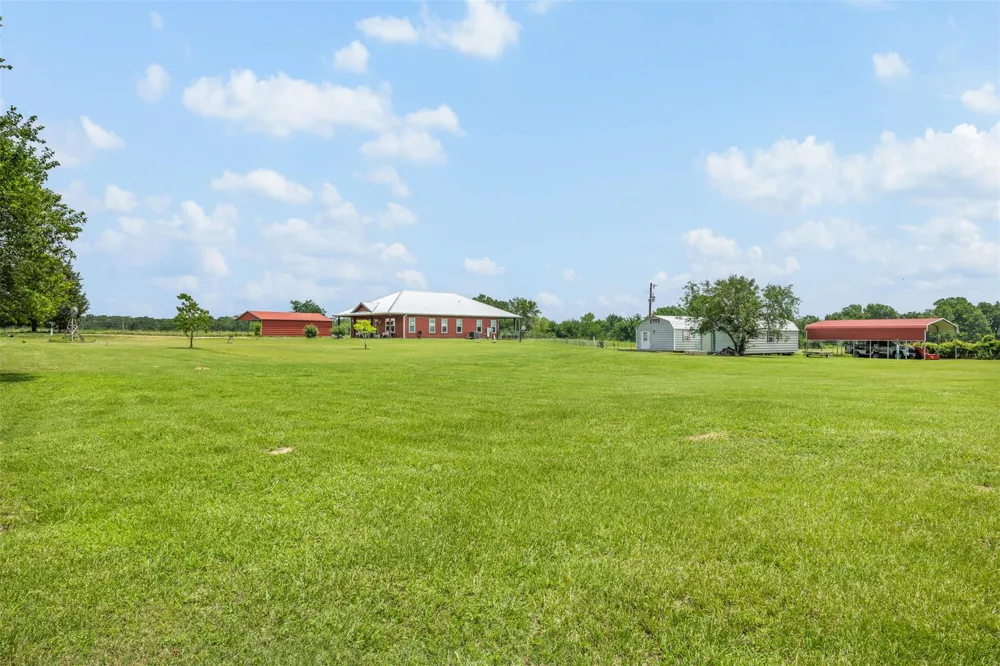 1122 County Road 344 Lexington, TX 78947