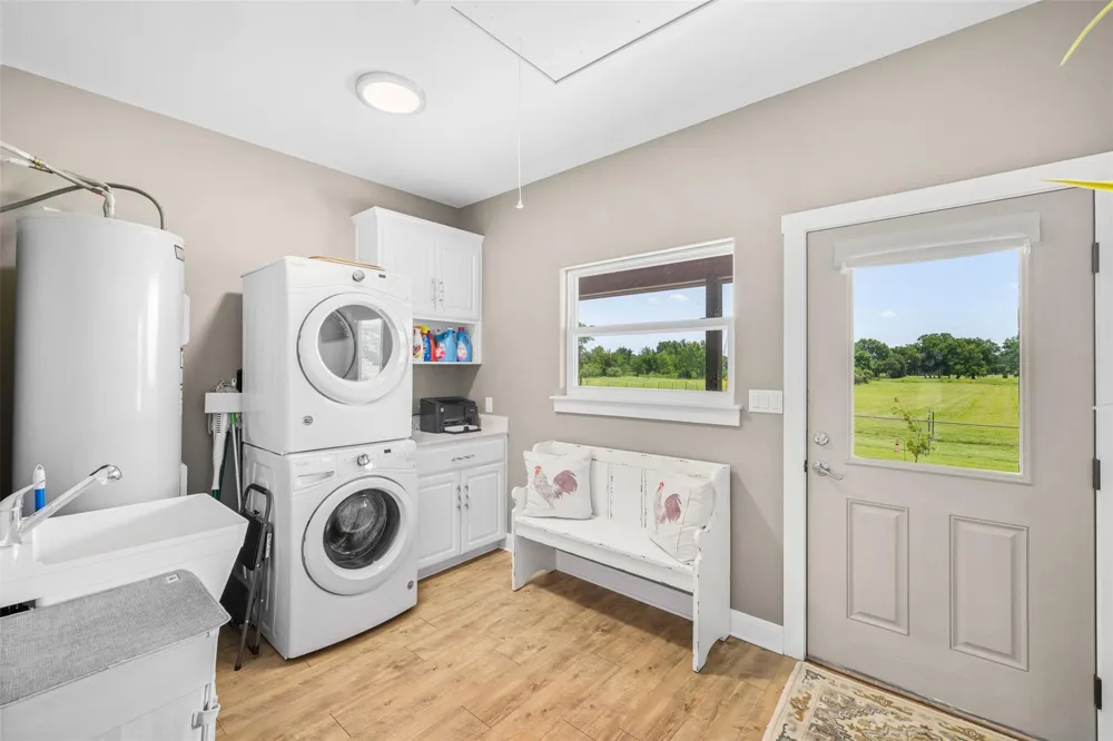1122 County Road 344 Lexington, TX 78947