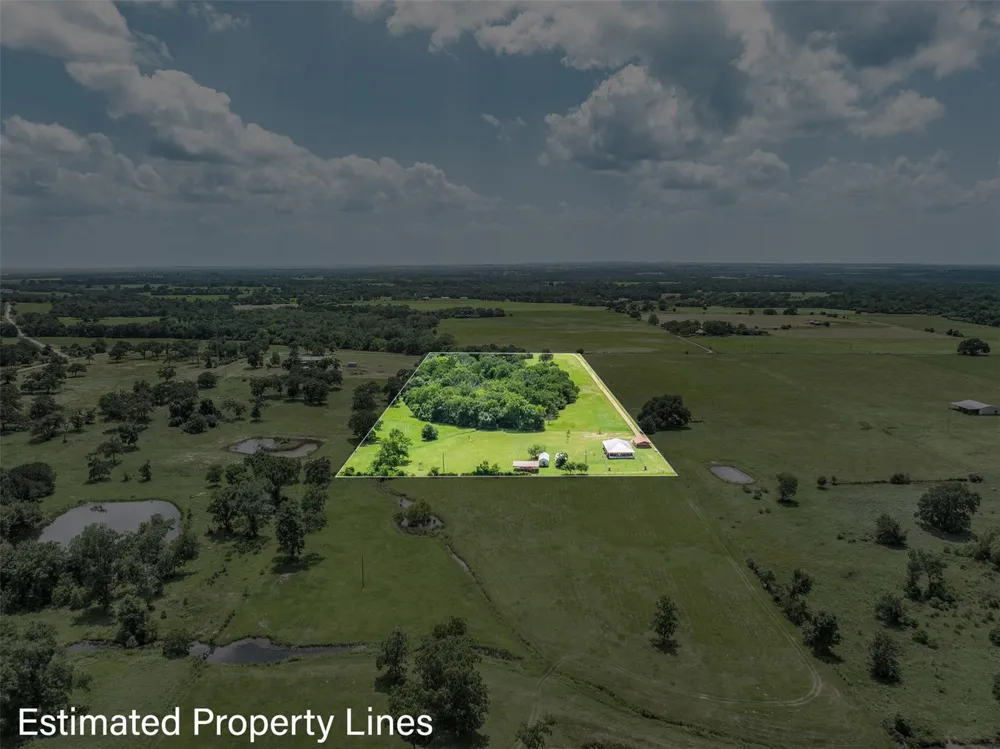 1122 County Road 344 Lexington, TX 78947