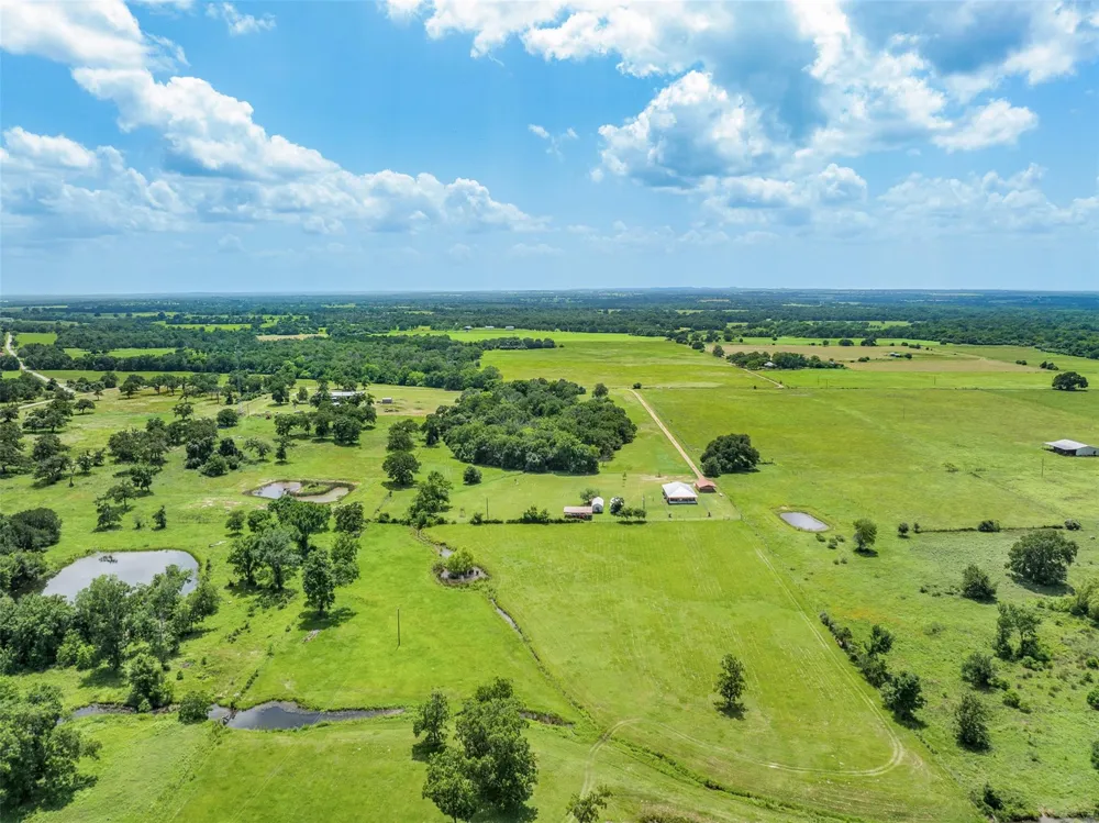 1122 County Road 344 Lexington, TX 78947