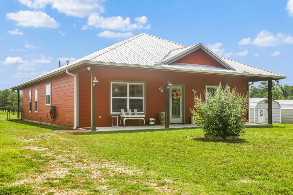 1122 County Road 344 Lexington, TX 78947