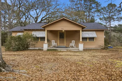 608 E Railroad Avenue