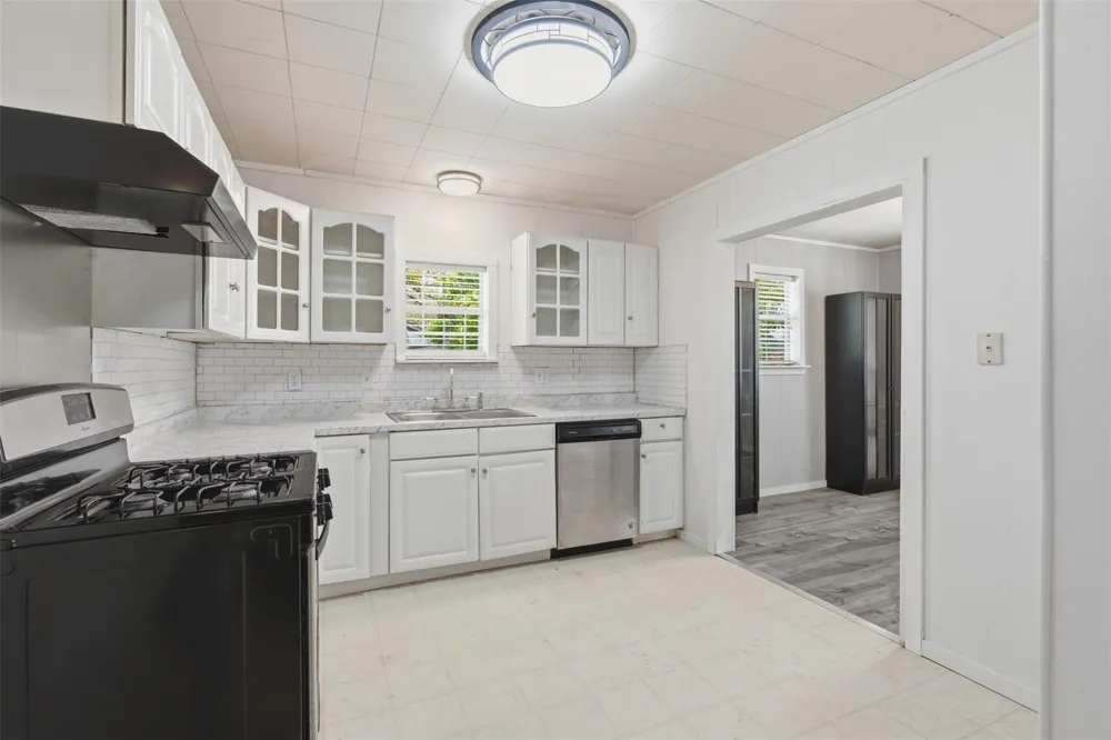 1310 Brazos Street Hempstead, TX 77445