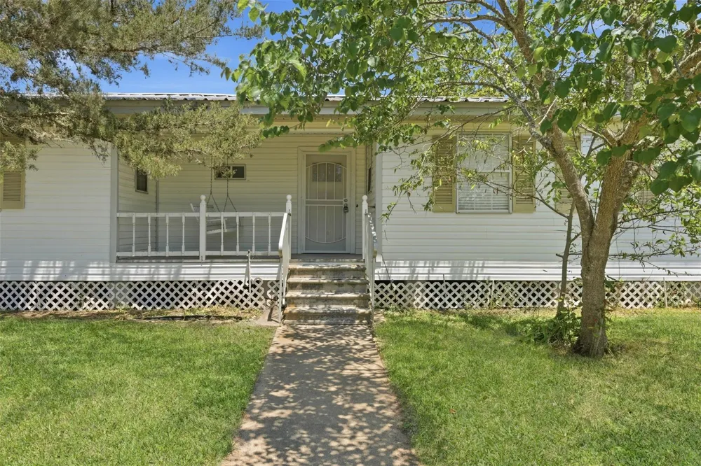 1310 Brazos Street Hempstead, TX 77445