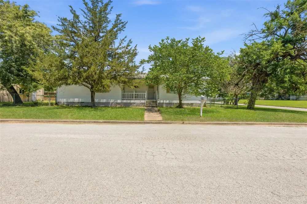 1310 Brazos Street Hempstead, TX 77445