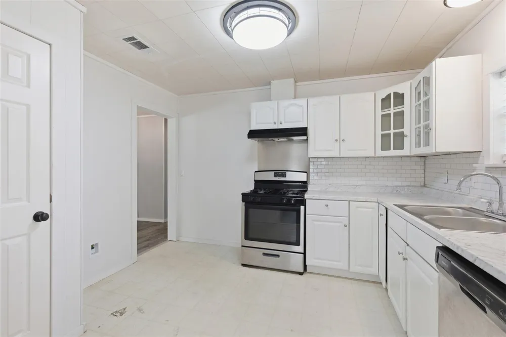 1310 Brazos Street Hempstead, TX 77445