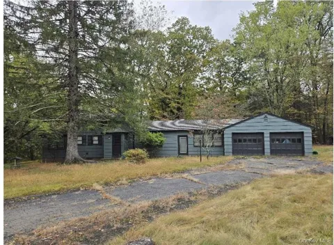 3 Edgebrook Lane