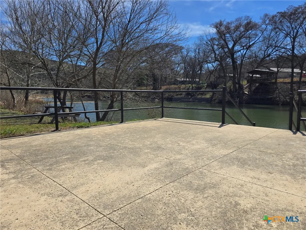 206 Falling Hills New Braunfels, TX 78132