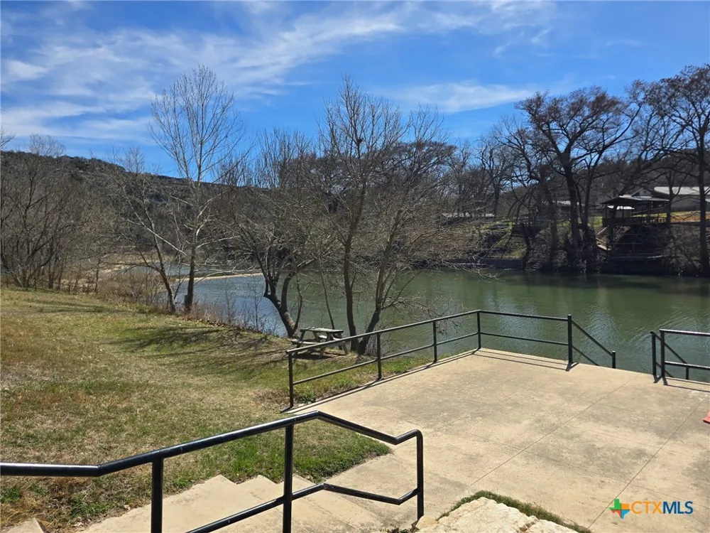 206 Falling Hills New Braunfels, TX 78132