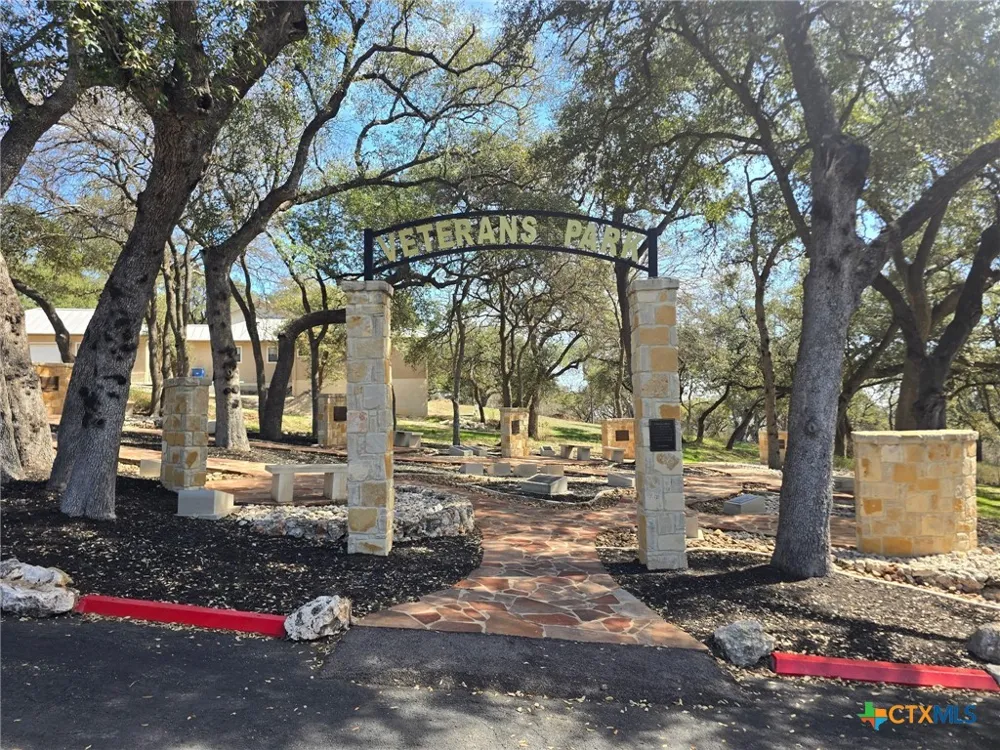 206 Falling Hills New Braunfels, TX 78132