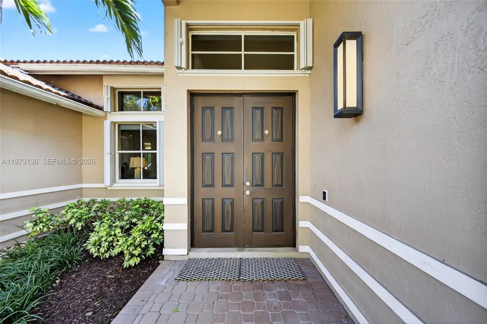 1623 Blue Jay Cir Weston, FL 33327