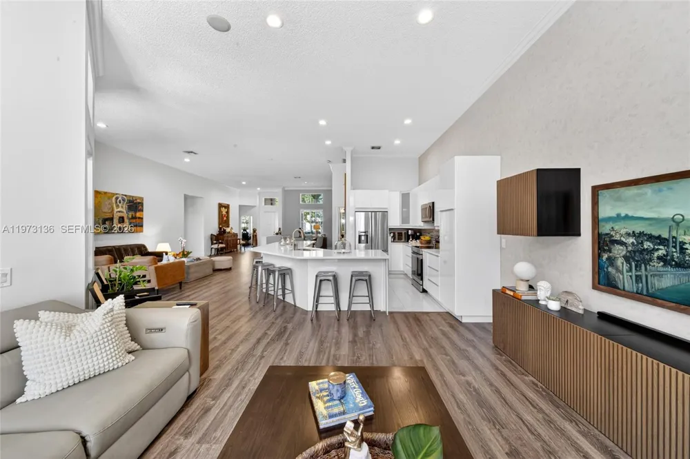 1623 Blue Jay Cir Weston, FL 33327