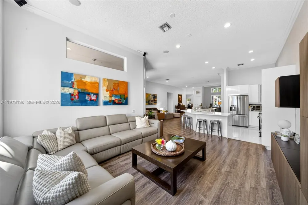 1623 Blue Jay Cir Weston, FL 33327
