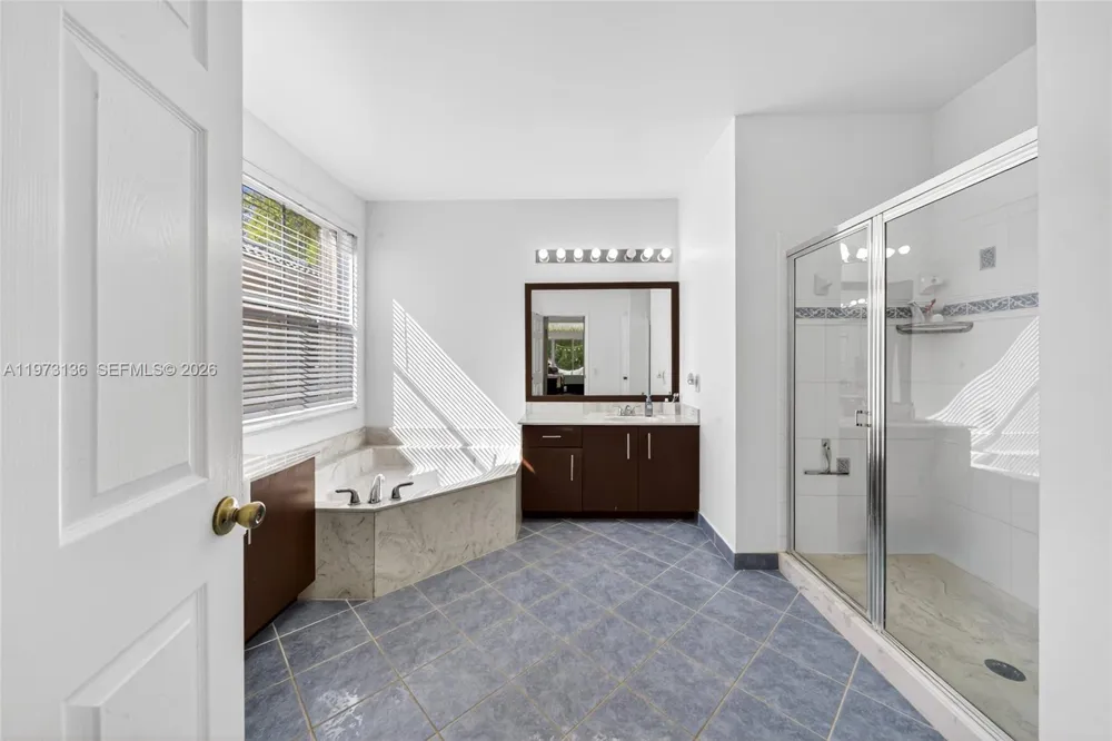 1623 Blue Jay Cir Weston, FL 33327