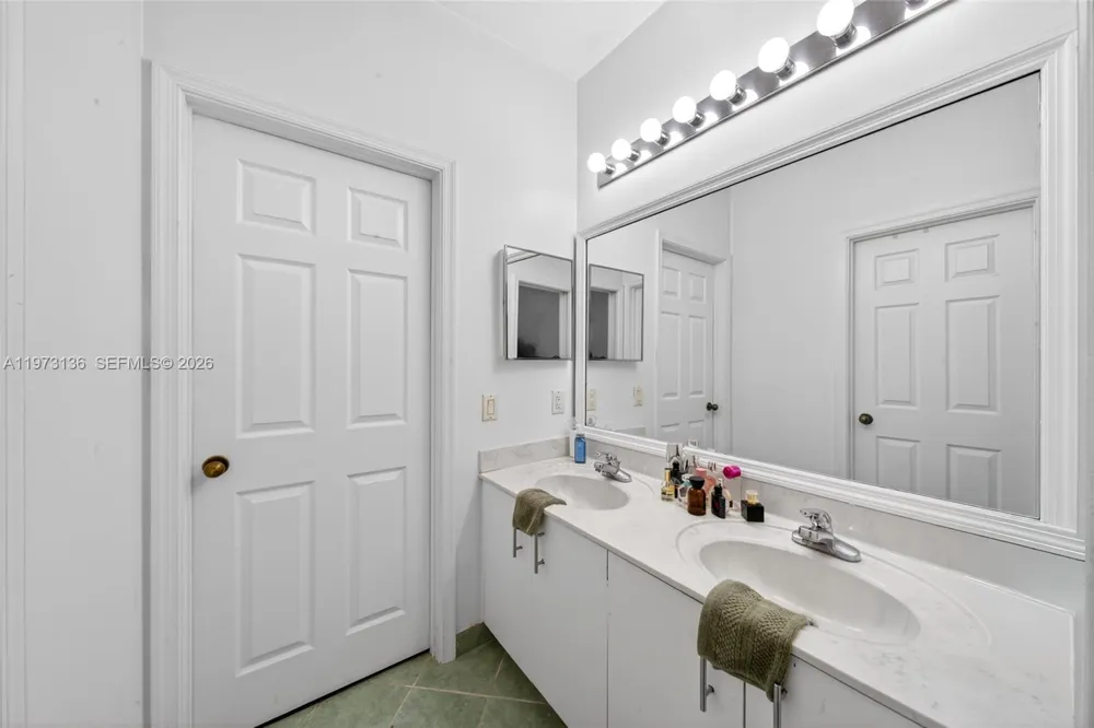 1623 Blue Jay Cir Weston, FL 33327