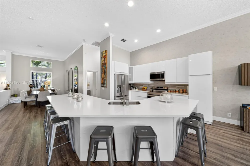 1623 Blue Jay Cir Weston, FL 33327