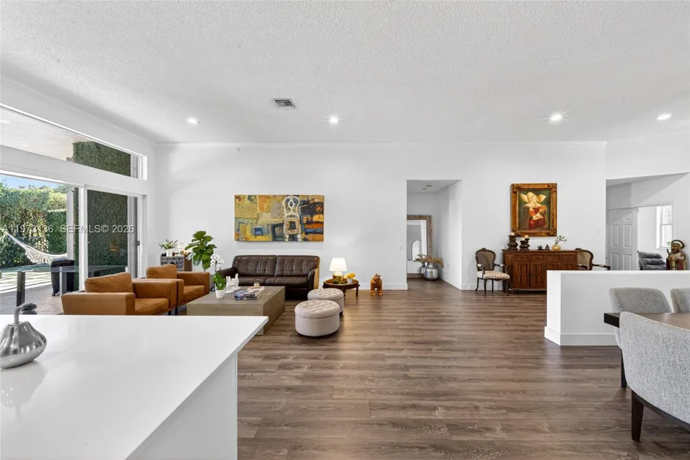 1623 Blue Jay Cir Weston, FL 33327