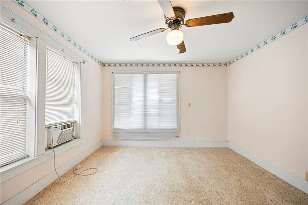 1016 E. Market Sinton, TX 78387