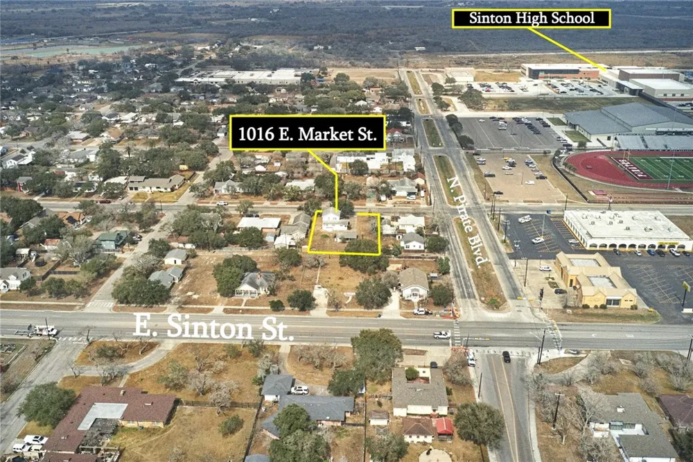 1016 E. Market Sinton, TX 78387