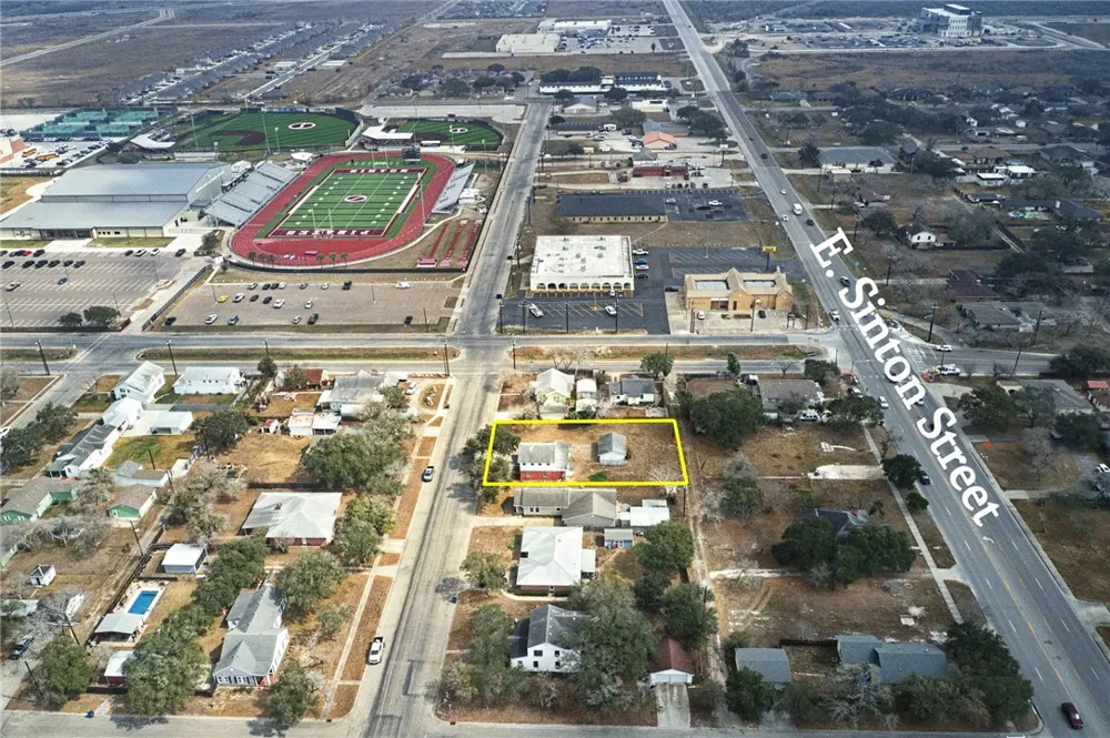 1016 E. Market Sinton, TX 78387