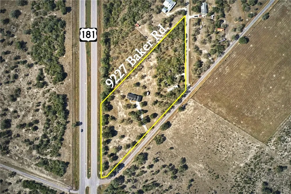 1016 E. Market Sinton, TX 78387