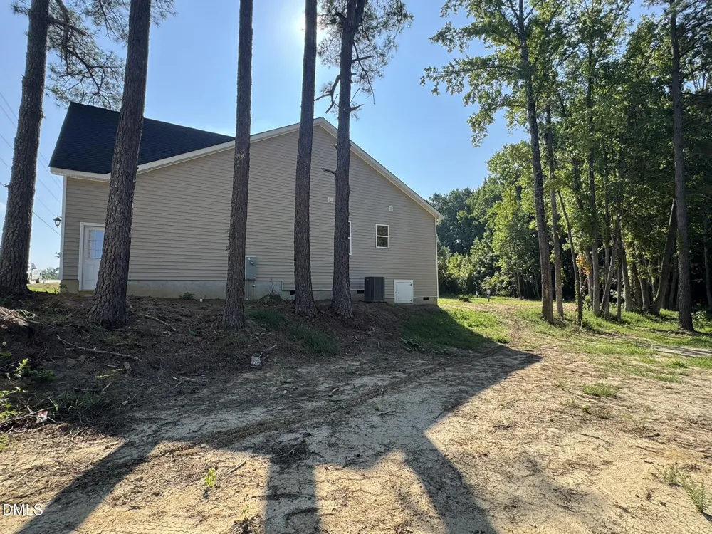13341 Nc-27 Broadway, NC 27505