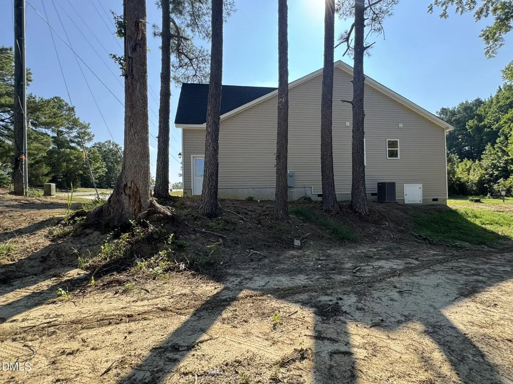 13341 Nc-27 Broadway, NC 27505