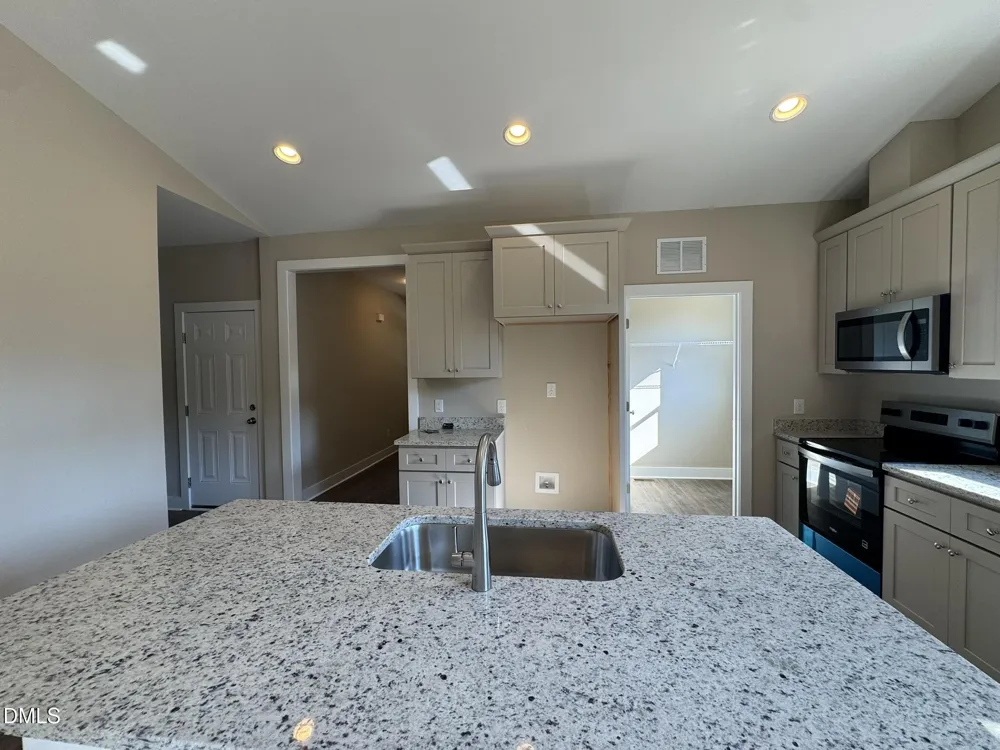 13341 Nc-27 Broadway, NC 27505