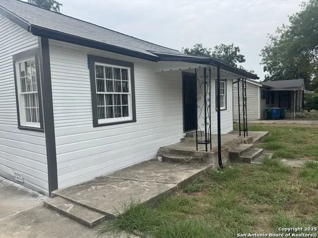 1210 SIMS AVE San Antonio, TX 78225