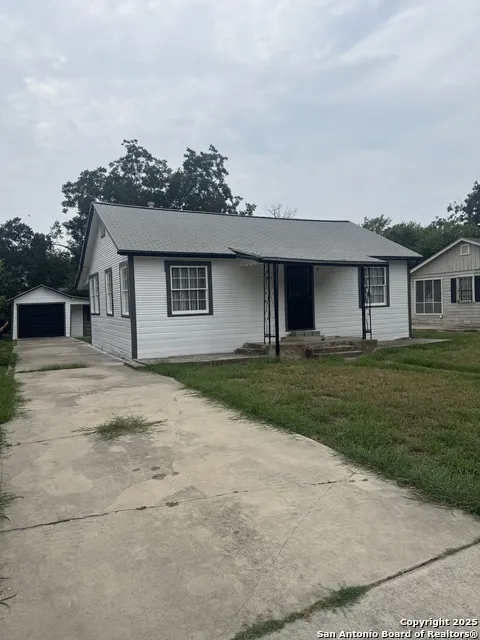 1210 SIMS AVE San Antonio, TX 78225